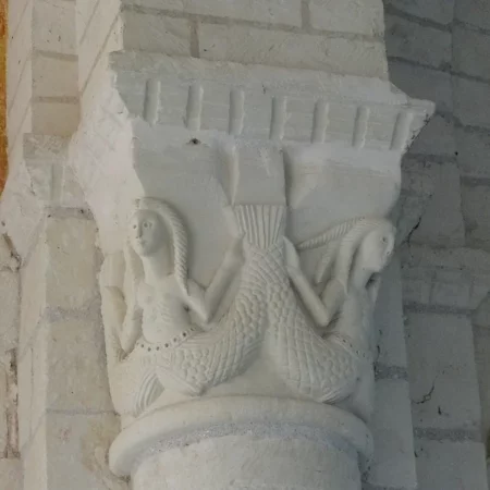 Moulure sirène pilier pierre