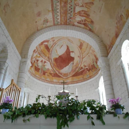 Croix peinture plafond église