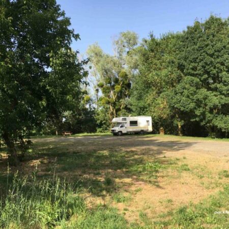 Tavant Indre et Loire aire de camping-car
